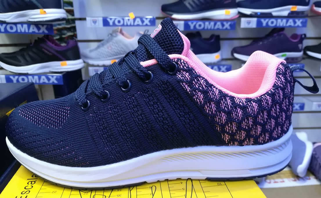 Zapatilla para mujer Y354070-004