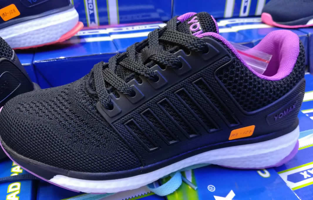 Zapatilla para mujer Y354070-007