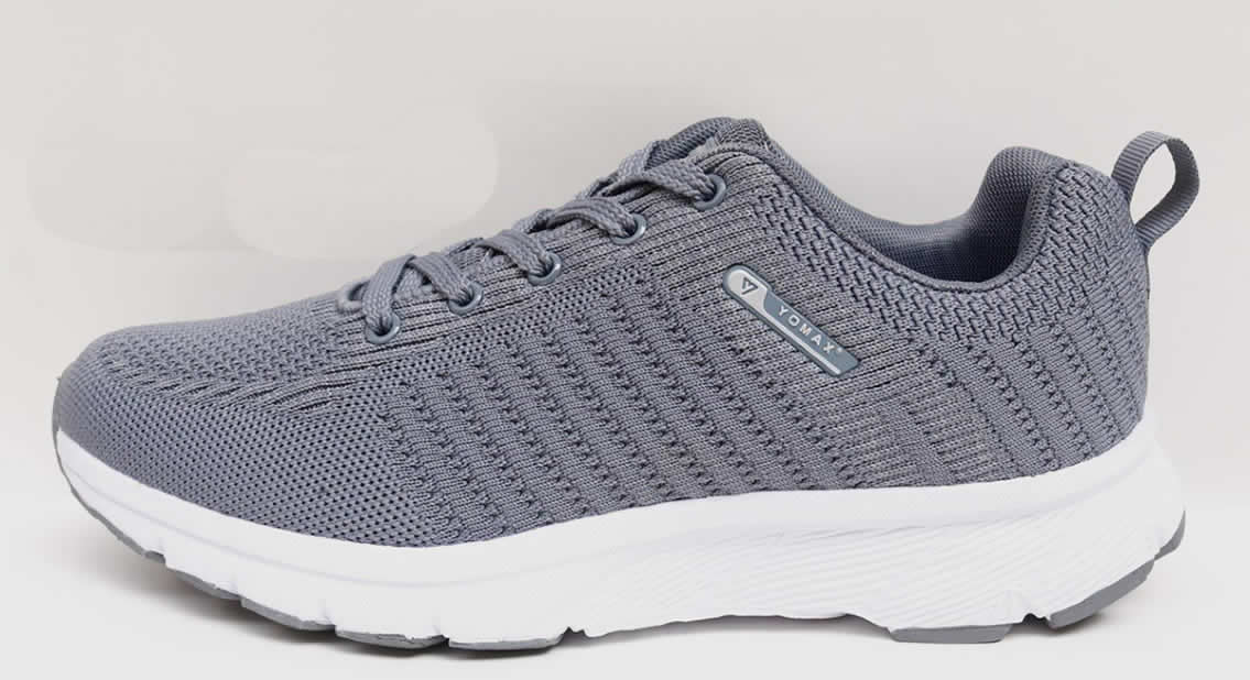 Zapatilla para hombre Y394475-003