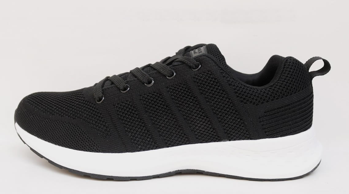 Zapatilla para hombre Y394475-007