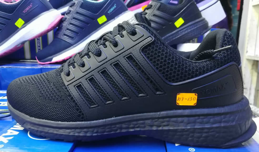 Zapatilla para hombre Y394475-014